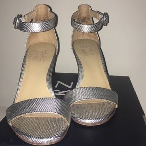 Naturalizer, Kinsley silver metal